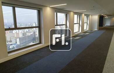 Imagem: O depósito possui 5 Vagas na garagem, 821m² de Área e está