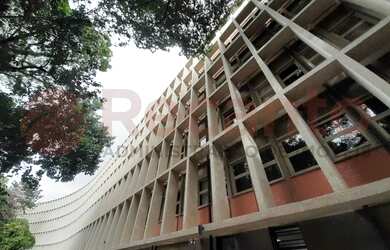 Imagem: O apartamento possui 1 Dormitório, 2 Banheiros, 1 Vaga na garagem