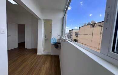 Imagem: O apartamento possui 3 Dormitórios, 1 Banheiro, 2 Vagas na