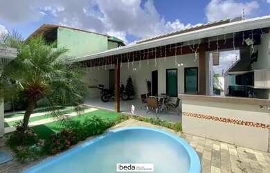 Imagem: A casa possui 3 Dormitórios, 4 Banheiros, 3 Vagas na garagem