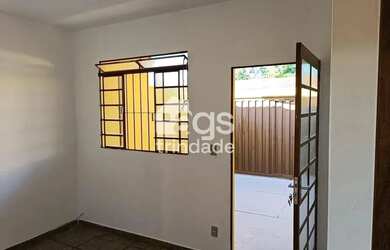 Imagem 7: Excelente Casa de 02 Quartos, área externa