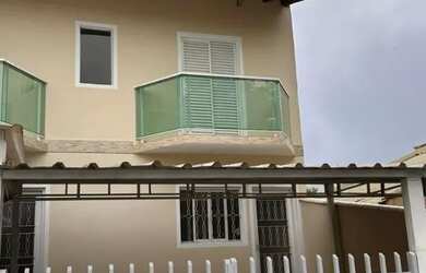 Imagem: A casa possui 2 Dormitórios, 2 Banheiros, 1 Vaga na garagem