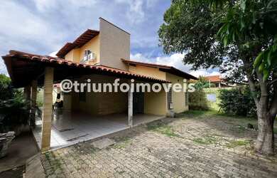 Imagem: A casa possui 4 Dormitórios, 1 Banheiro, 4 Vagas na garagem