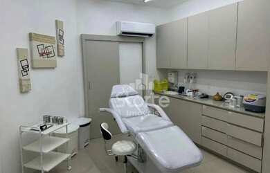 Imagem: O depósito possui 5 Vagas na garagem, 37m² de Área e está