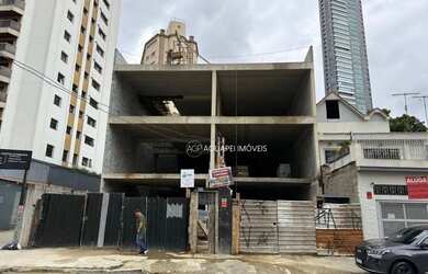 Imagem: O depósito possui 5 Vagas na garagem, 2.240m² de Área, Imóvel