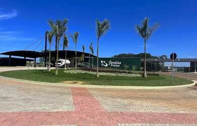 Imagem 10: Lote de Primeira no Jardins França FGR 432m² Plano, Frente à uma Praça...