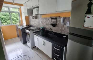 Imagem: O apartamento possui 2 Dormitórios, 1 Banheiro, 1 Vaga na garagem