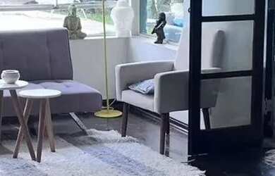 Imagem: A casa possui 5 Dormitórios, 4 Banheiros, 4 Vagas na garagem