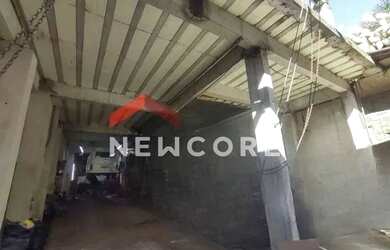 Imagem: O depósito possui 3 Vagas na garagem e 210m² de Área e está