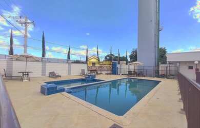 Imagem: O apartamento possui 2 Dormitórios, 1 Banheiro, 1 Vaga na garagem