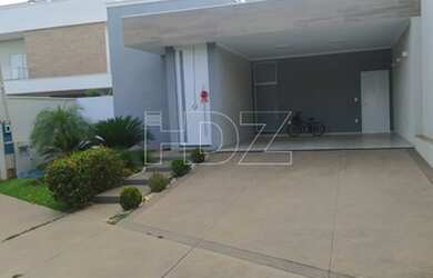 Imagem: A casa em condomínio possui 3 Dormitórios, 3 Banheiros, 2