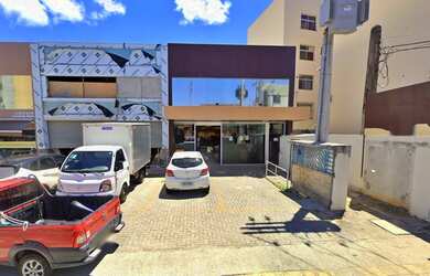 Imagem: O depósito possui 5 Vagas na garagem, 200m² de Área e está