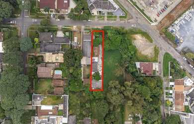 Imagem: O terreno possui 895m² de Área e está localizado em Jardim