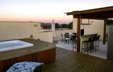 Imagem: O apartamento possui 2 Dormitórios, 2 Banheiros, 3 Vagas na