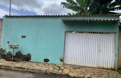 Imagem: A casa possui 2 Dormitórios, 1 Banheiro, 180m² de Área e