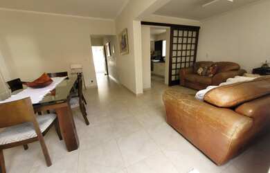 Imagem: A casa em condomínio possui 4 Dormitórios, 5 Banheiros, 4