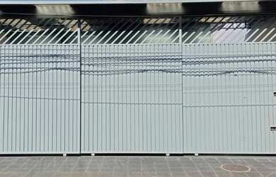 Imagem: O depósito possui 4 Vagas na garagem, 213m² de Área e está