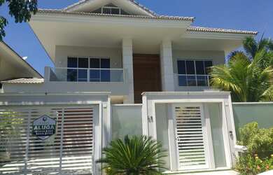 Imagem: A casa em condomínio possui 4 Dormitórios, 5 Banheiros, 3