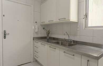 Imagem: O apartamento possui 2 Dormitórios, 2 Banheiros, 1 Vaga na