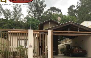 Imagem: A casa possui 3 Dormitórios, 3 Banheiros, 3 Vagas na garagem