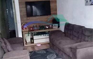 Imagem: A casa possui 3 Dormitórios, 1 Banheiro, 2 Vagas na garagem