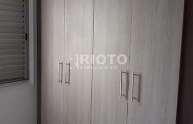 Imagem: O apartamento possui 3 Dormitórios, 1 Banheiro, 1 Vaga na garagem