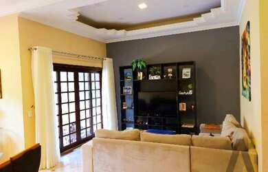 Imagem: A casa em condomínio possui 3 Dormitórios, 3 Banheiros, 176m²