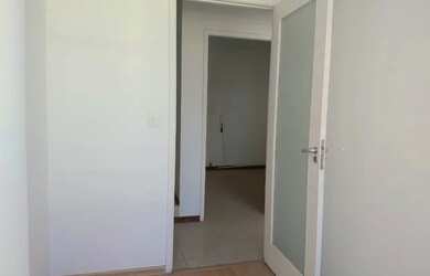 Imagem: O depósito possui 1 Vaga na garagem e 90m² de Área e está