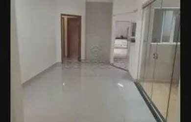 Imagem: A casa possui 3 Dormitórios, 3 Banheiros, 3 Vagas na garagem