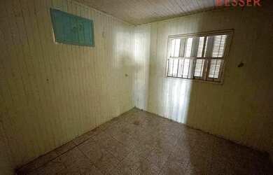 Imagem: A casa possui 2 Dormitórios, 1 Banheiro e 300m² de Área e