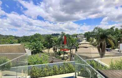 Imagem: A casa em condomínio possui 4 Dormitórios, 5 Banheiros, 4