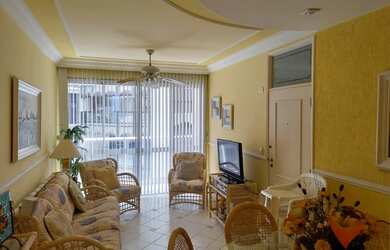 Imagem: O apartamento possui 3 Dormitórios, 2 Banheiros, 1 Vaga na