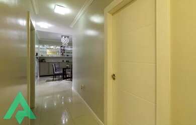 Imagem: A casa possui 4 Dormitórios, 1 Banheiro, 550m² de Área e