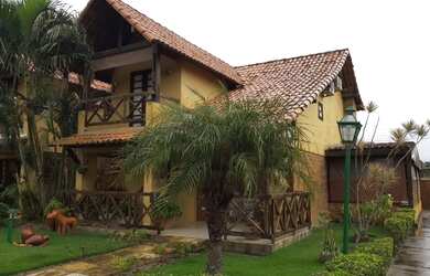 Imagem: A casa em condomínio possui 4 Dormitórios, 3 Banheiros, 2