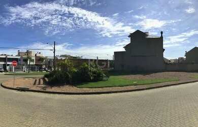 Imagem: O terreno possui 313m² de Área e está localizado em Hípica