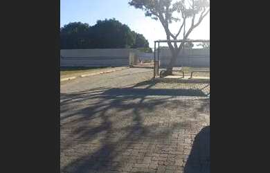 Imagem: A casa em condomínio possui 3 Dormitórios, 3 Banheiros, 400m²