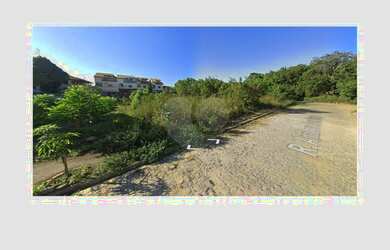 Imagem: O terreno possui 360m² de Área, Imóvel novo e está localizado