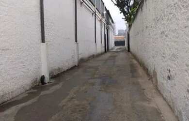 Imagem: O depósito possui 1 Vaga na garagem e 152m² de Área e está