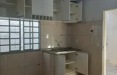 Imagem: A casa possui 1 Dormitório, 1 Banheiro e está localizado