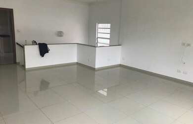 Imagem: A casa possui 3 Dormitórios, 3 Banheiros, 2 Vagas na garagem