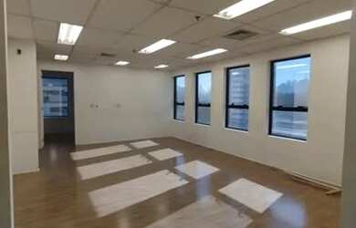 Imagem: O depósito possui 2 Vagas na garagem, 120m² de Área e está