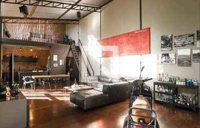 Imagem: A casa em condomínio possui 4 Dormitórios, 5 Banheiros, 5