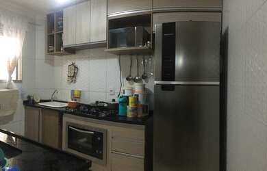 Imagem: O apartamento possui 2 Dormitórios, 1 Banheiro, 1 Vaga na garagem