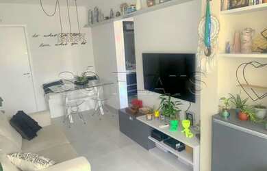 Imagem: O apartamento possui 1 Dormitório, 1 Banheiro, 1 Vaga na garagem