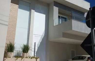 Imagem: A casa em condomínio possui 3 Dormitórios, 3 Banheiros, 2