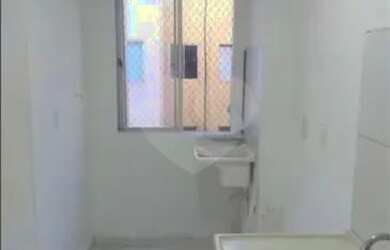 Imagem: O apartamento possui 3 Dormitórios, 1 Banheiro, 1 Vaga na garagem