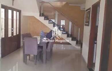 Imagem: A casa possui 3 Dormitórios, 4 Banheiros, 4 Vagas na garagem