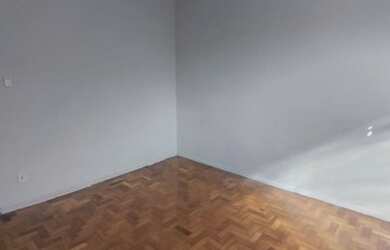 Imagem: O apartamento possui 2 Dormitórios, 1 Banheiro e 85m² de Área