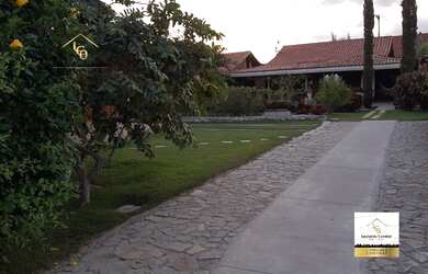 Imagem: A casa em condomínio possui 4 Dormitórios, 4 Banheiros, 2