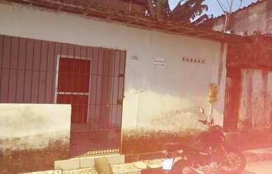 Imagem: A casa possui 2 Dormitórios, 2 Banheiros e está localizado